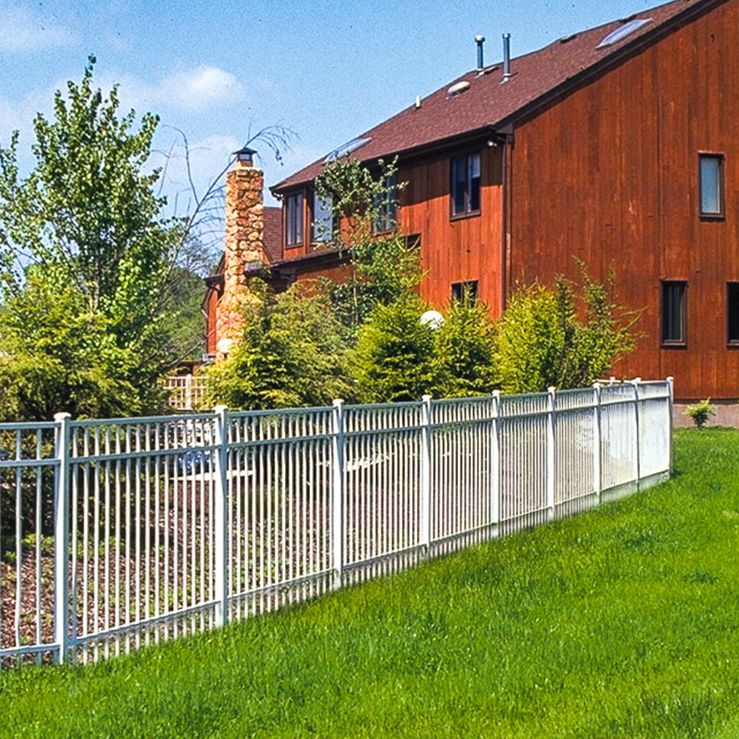 Jerith Legacy aluminum fence in style #202