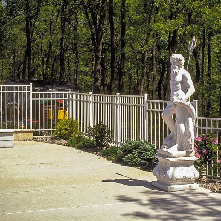 Jerith Legacy aluminum fence in style #202