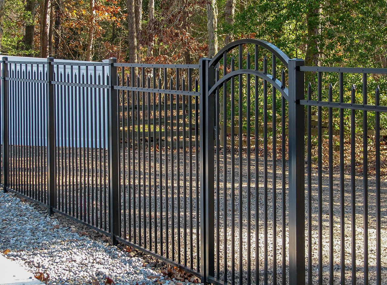 Best Fence for Pets