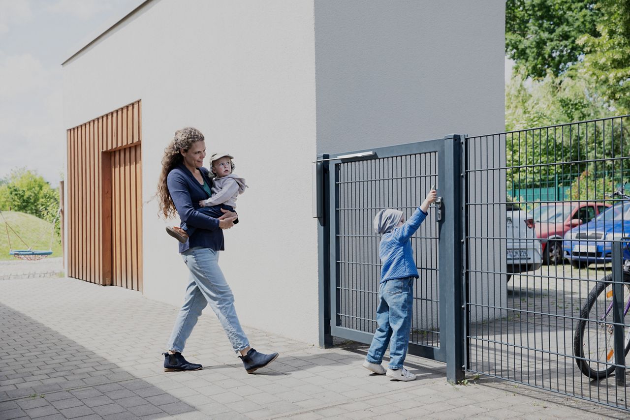 Image: Samozamykacz do furtki