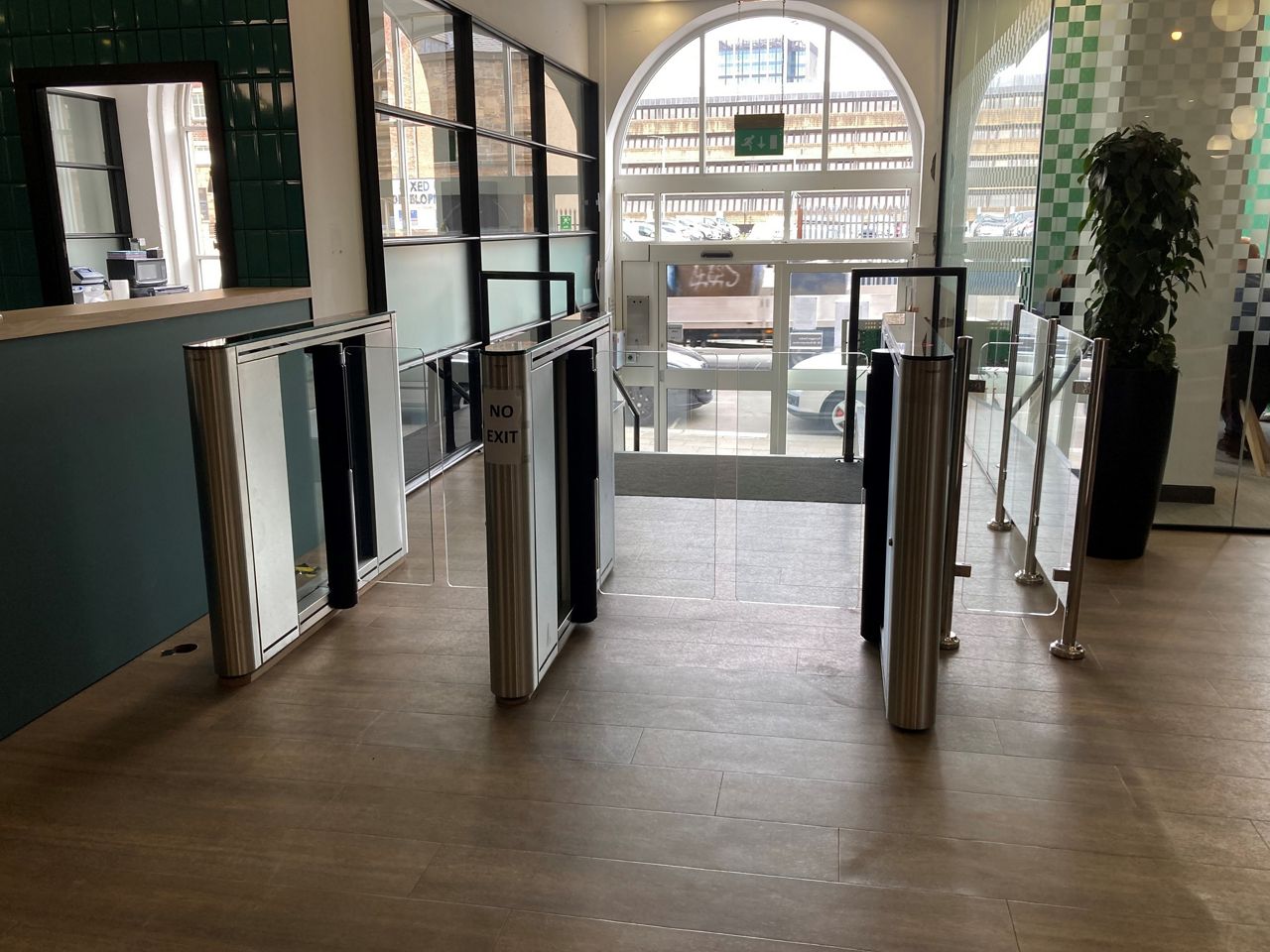 Image: Vision touch security speed gate