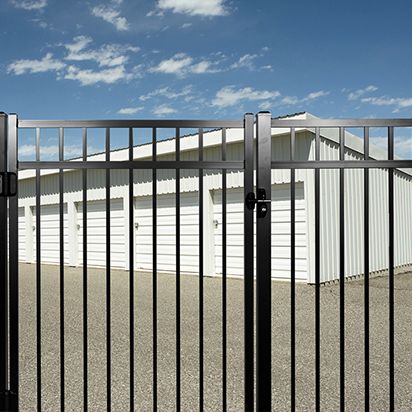 Jerith Premier aluminum fence in style #202