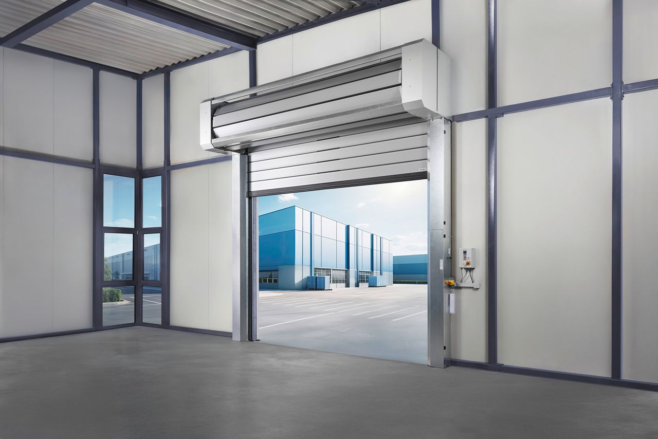 Image: Geopende snelle spiraaldeur in een industriële faciliteit