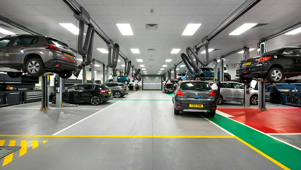 A day and night high speed doors at Peugeot West London