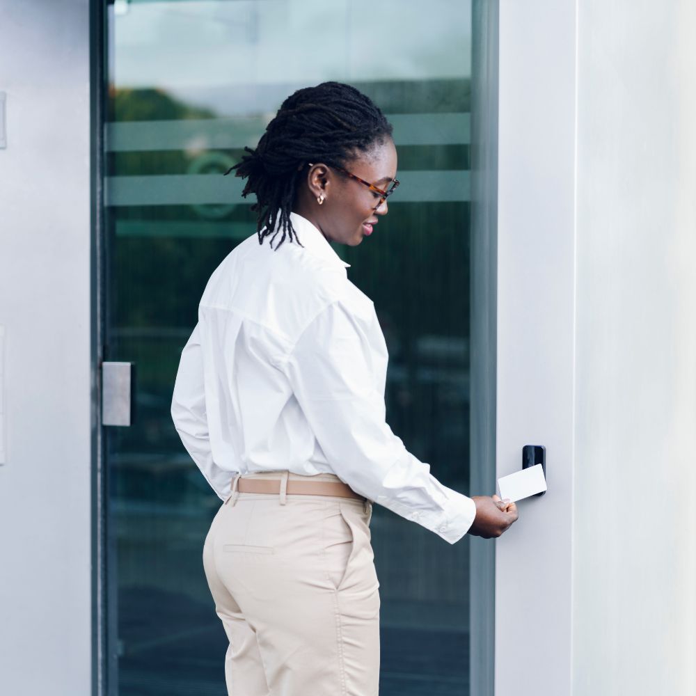 Encrypted SMARTair credentials are available for all standard secure RFID technologies