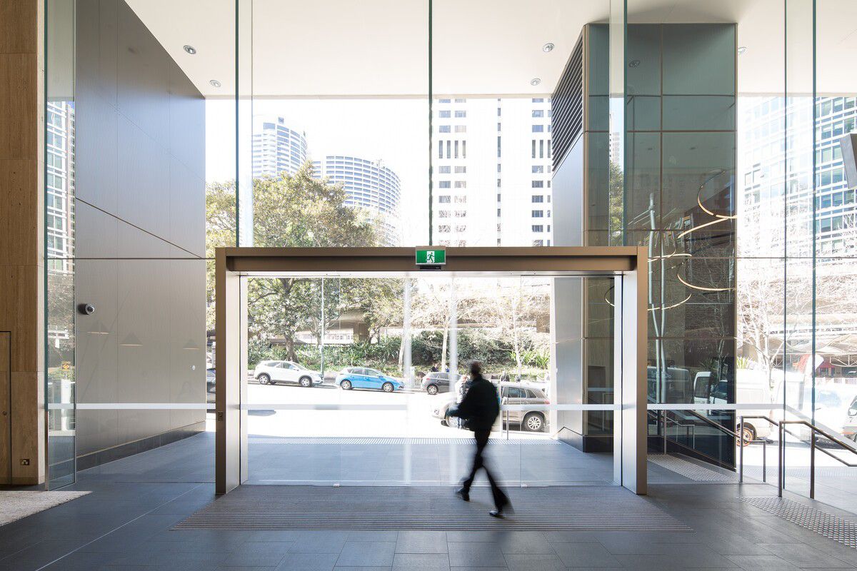 Image: Record STA 20 Frameless Sliding Door