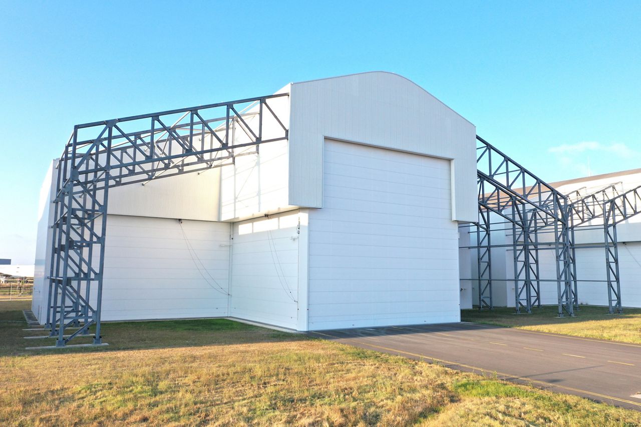 Aperçu des deux bâtiments de peinture d'avions 