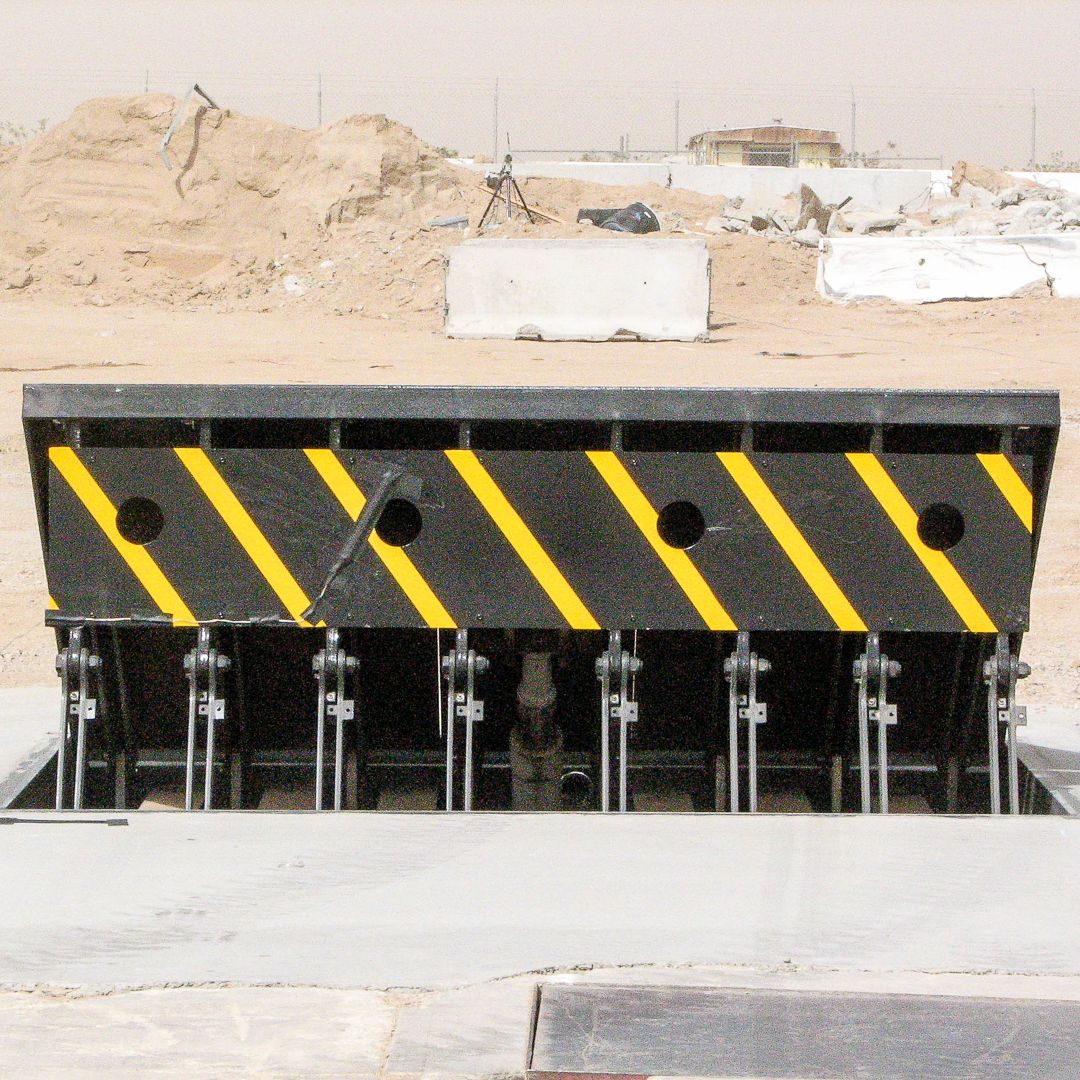 Sentinel wedge barrier black and yellow stripes