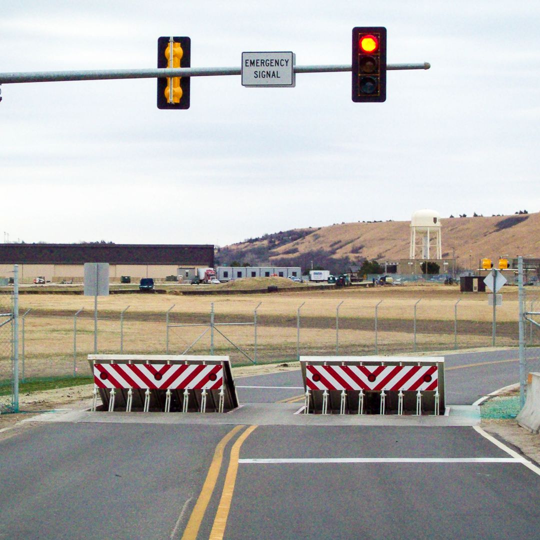 Sentinel wedge barrier red and white stripes