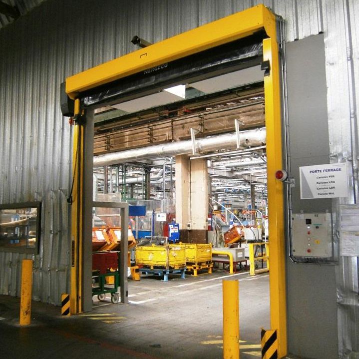 Image: Porte rapide automatique souple en industrie traditionnelle