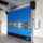 Porte souple rapide automatique bleue en process logistique
