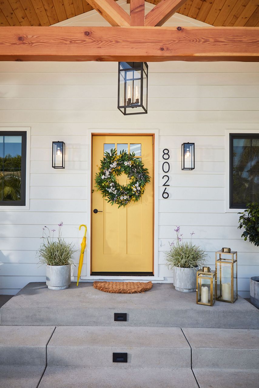 Create a perfectly personalised entrance for your home | Yale, image size:854x1280