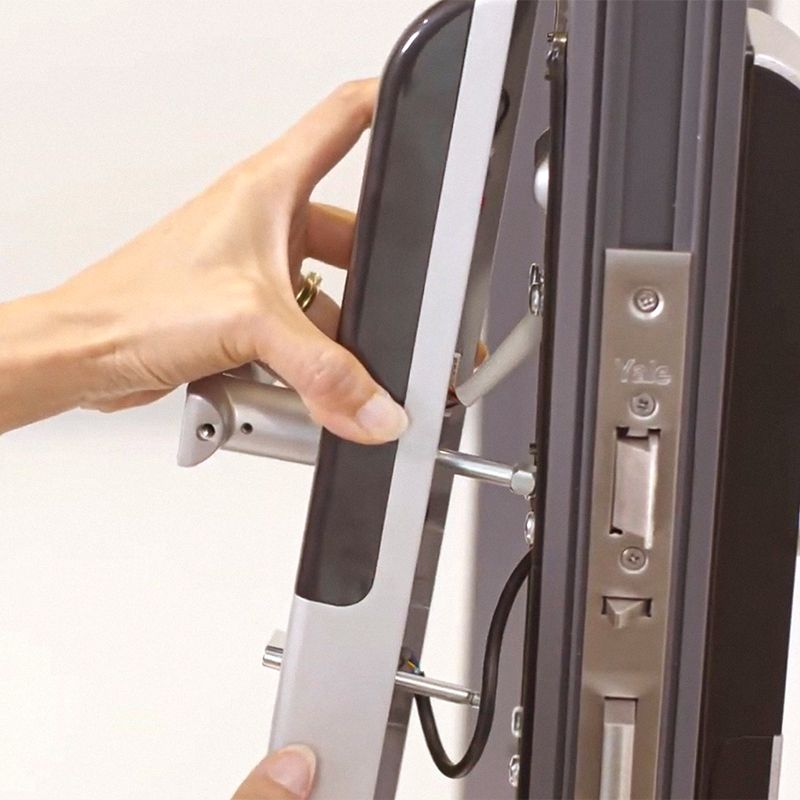 Hand disassembling smart lock