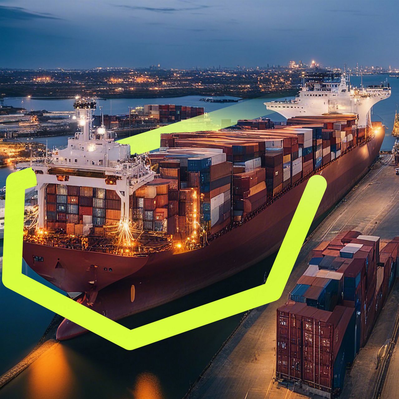 Navire dans un port avec des conteneurs sur le dessus