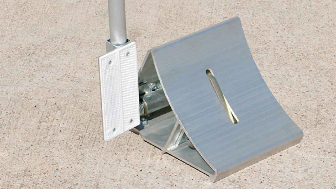 A concentrated image of the VersaChock with reflectors.
