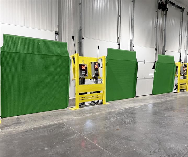 Image: Static image of vertical storing dock leveler.