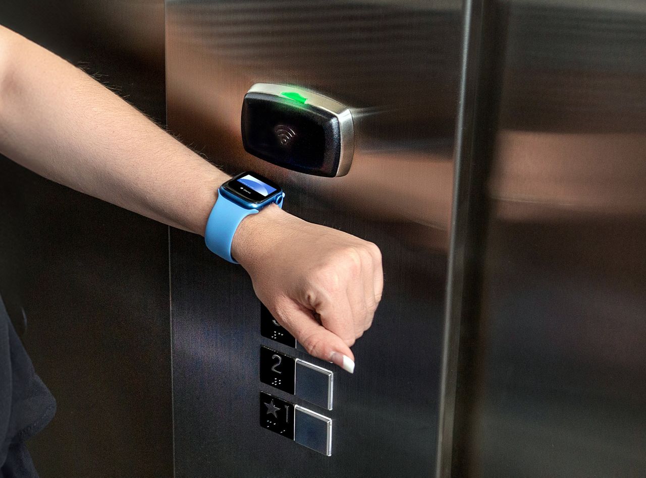 Activating Vingcard Elevator Controller with a smartwatch