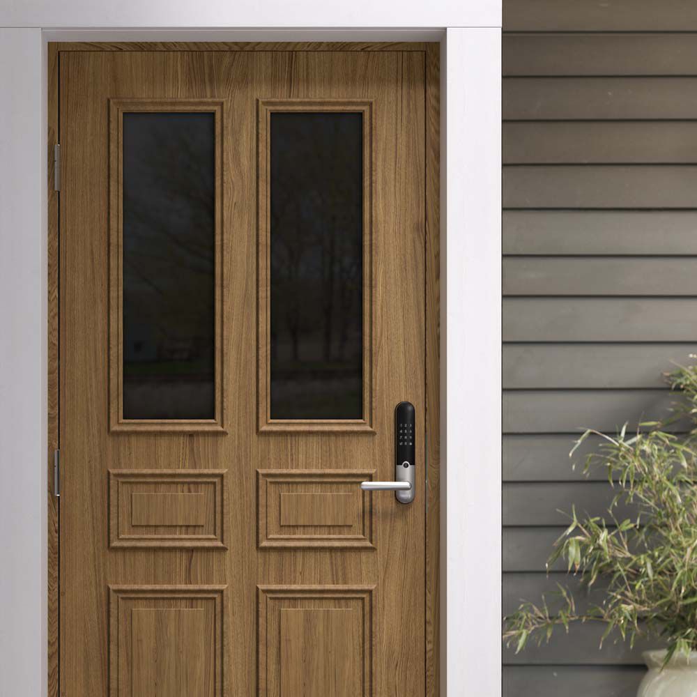 En Yale Doorman L3 smart lås på en brun dør