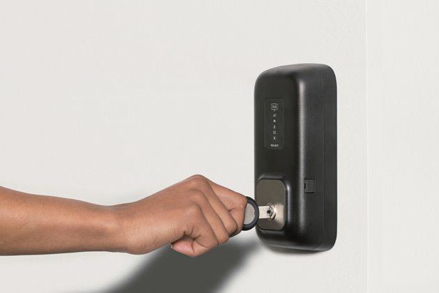 a181e-assa_abloy_ecliq-20von38--jpg-p0x0-q85-m1020x420-framenumber-1-.jpg