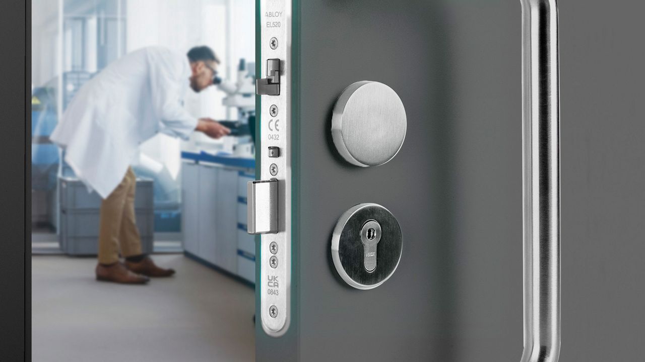 ABLOY Protec² rotating disc cylinders in a laboratory door