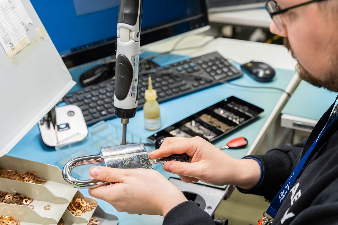 ABLOY PROTEC2 hangslot in fabriek