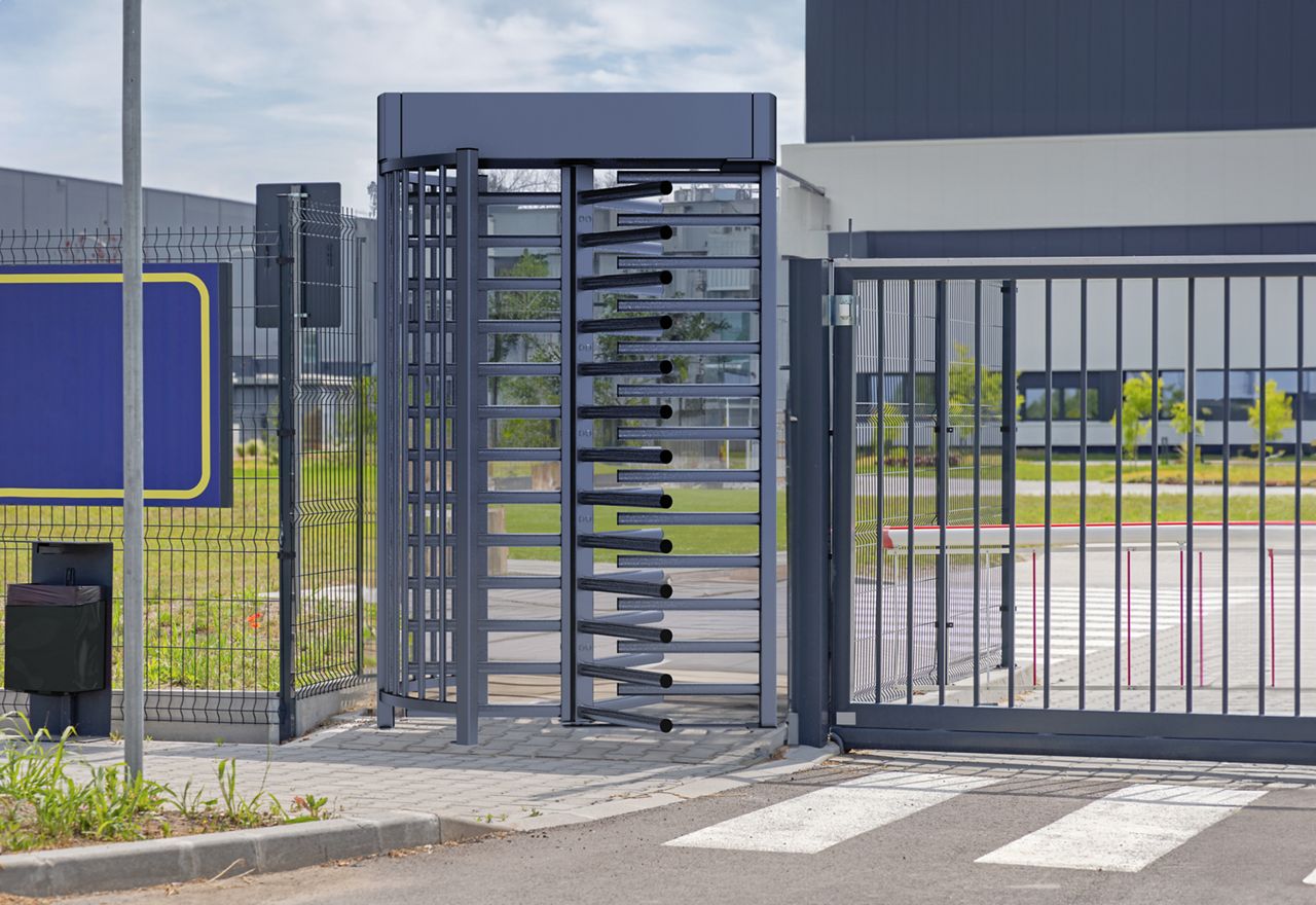 ASSA ABLOY FT100 Full-Height Turnstile