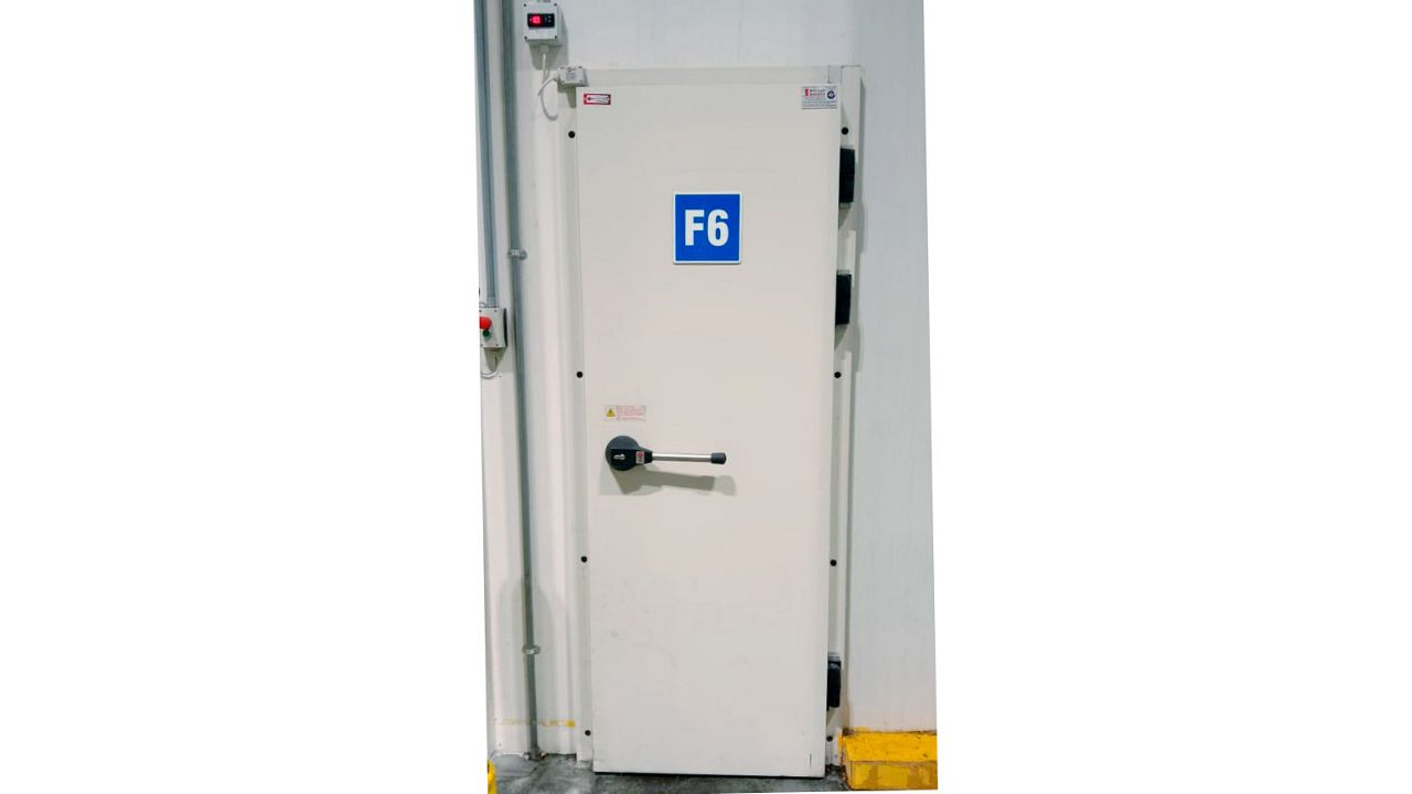 Image: ASSA ABLOY MAK Swing Blast Freezer