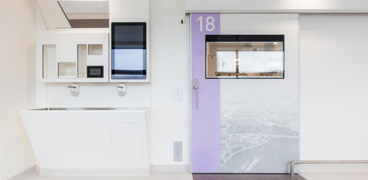 Medicare door for your operating room, dressing room, pharmacy, radiation-proof room, quarantine room, or clean room.