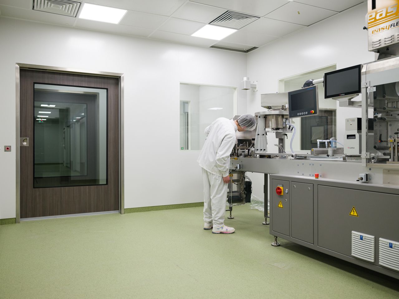 SL Hygienic Medicare door essential to guarantee the safety of your patients, clients, and employees.