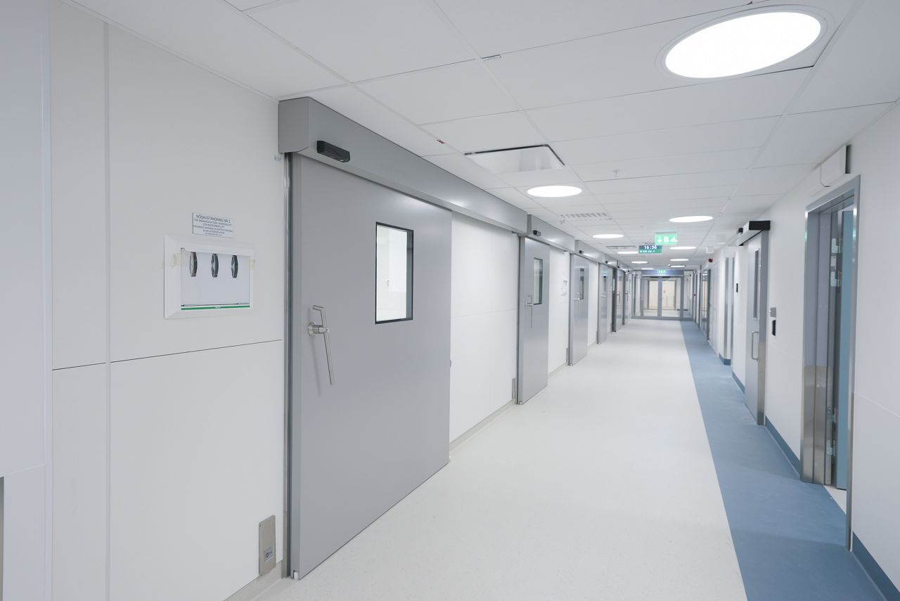 SL Hygienic Medinox highly suitable for X-ray rooms and hybrid ORs. 