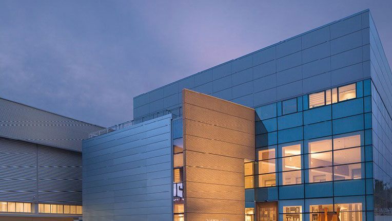 Mise en place de la solution de contrôle d'accès Aperio par l'usine de fabrication de porte de Reshafim