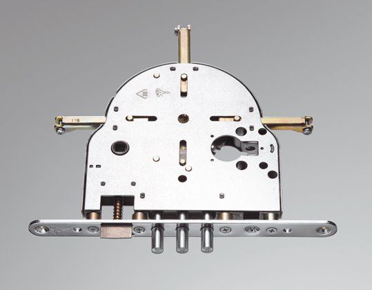 Image: bbfb0-235-10mm-bs75multipointlock-jpg-p0x0-q85-m1020x420-framenumber-1.jpg