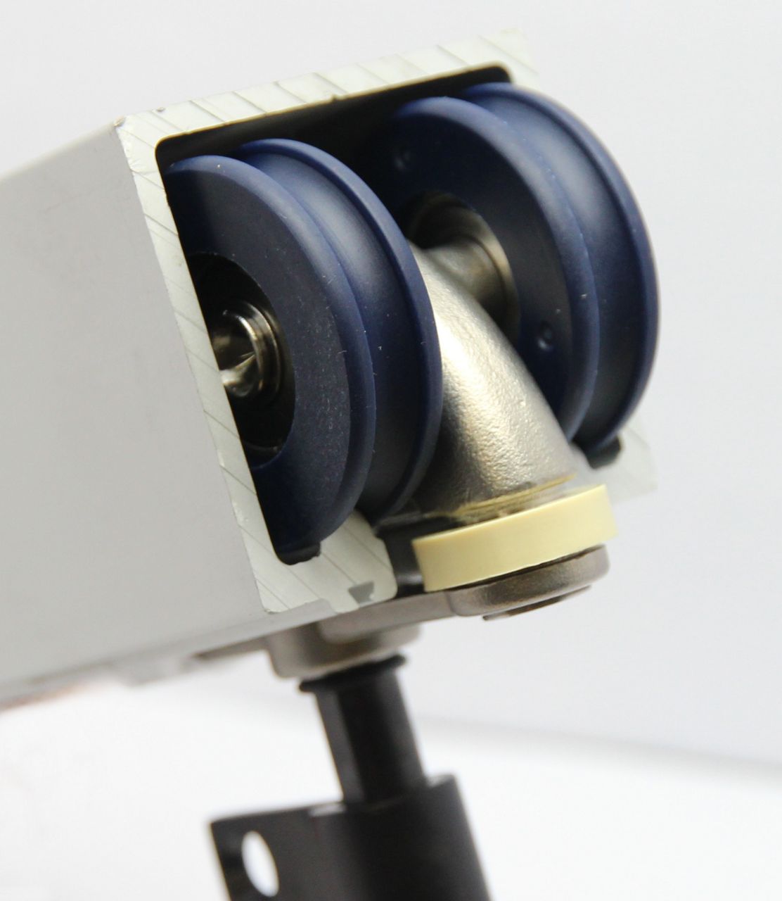 c9afb-track-roller