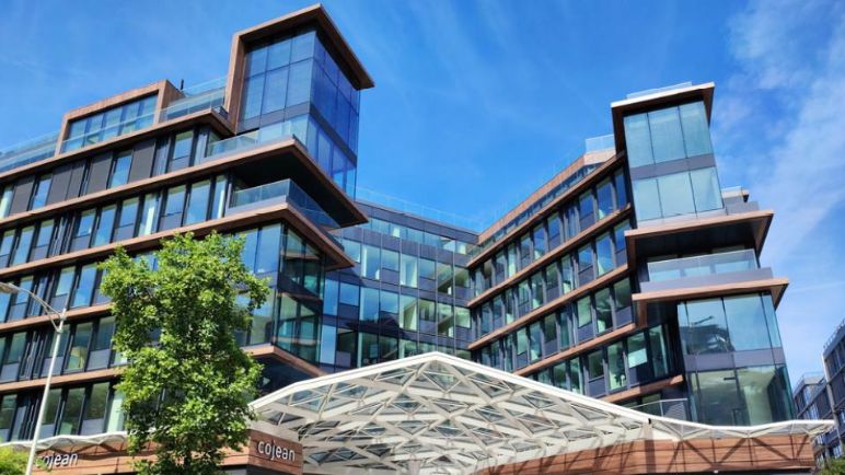 Mise en place de la solution de contrôle d'accès Aperio dans le siège social de Canal+ à Issy-les-Moulineaux