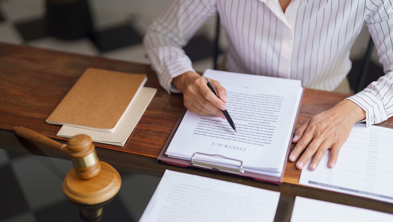 Checking contract against compliance requirements