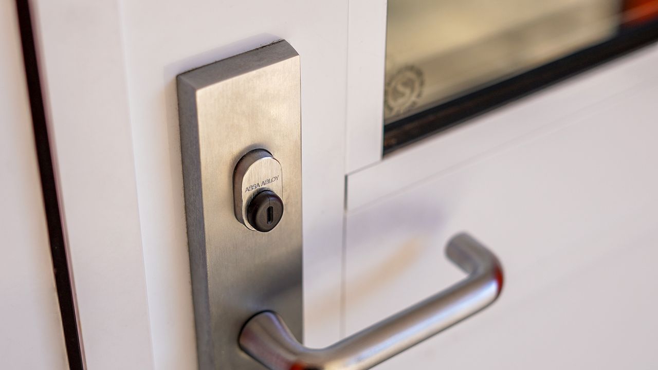 ecliq-cylinder-on-a-door.jpg