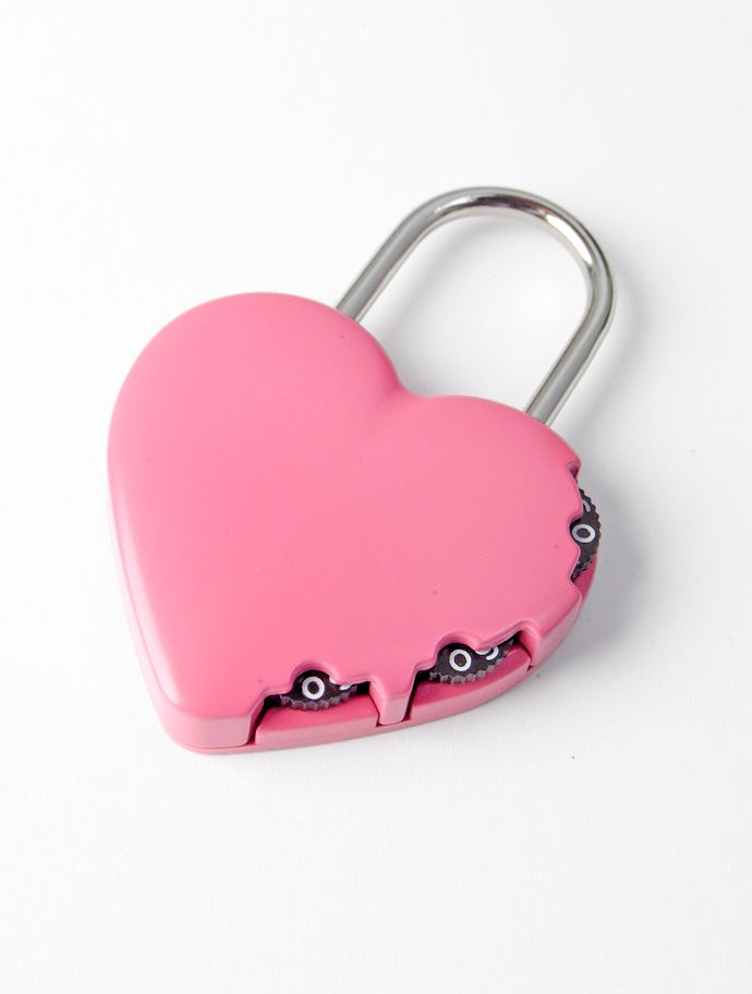 dad22-heartpadlock-1-lr.jpg
