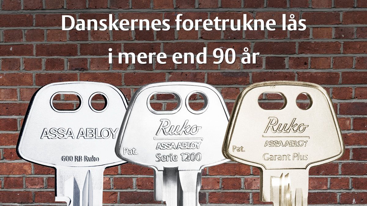 Tre Ruko nøgler foran en mur