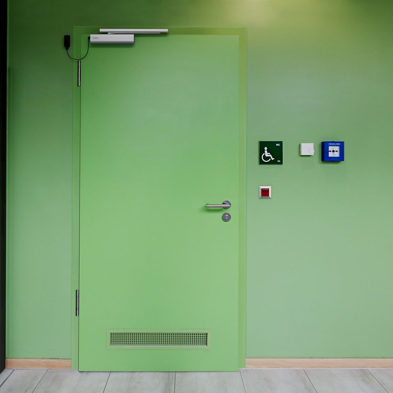 DC700G-FM porta bagno disabili