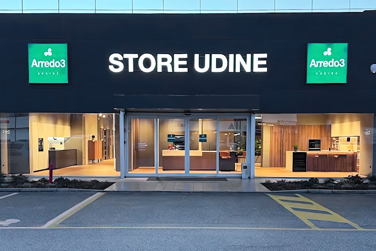 Entdecken Sie die Exklusivität des italienischen Designs von Ditec und Arredo3 im neuen Store in Udine