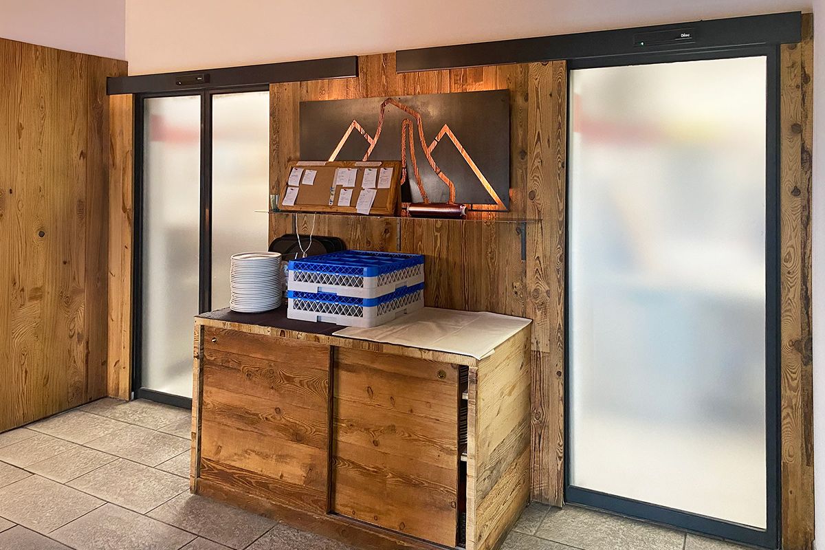 Ditec automatic glass sliding doors 