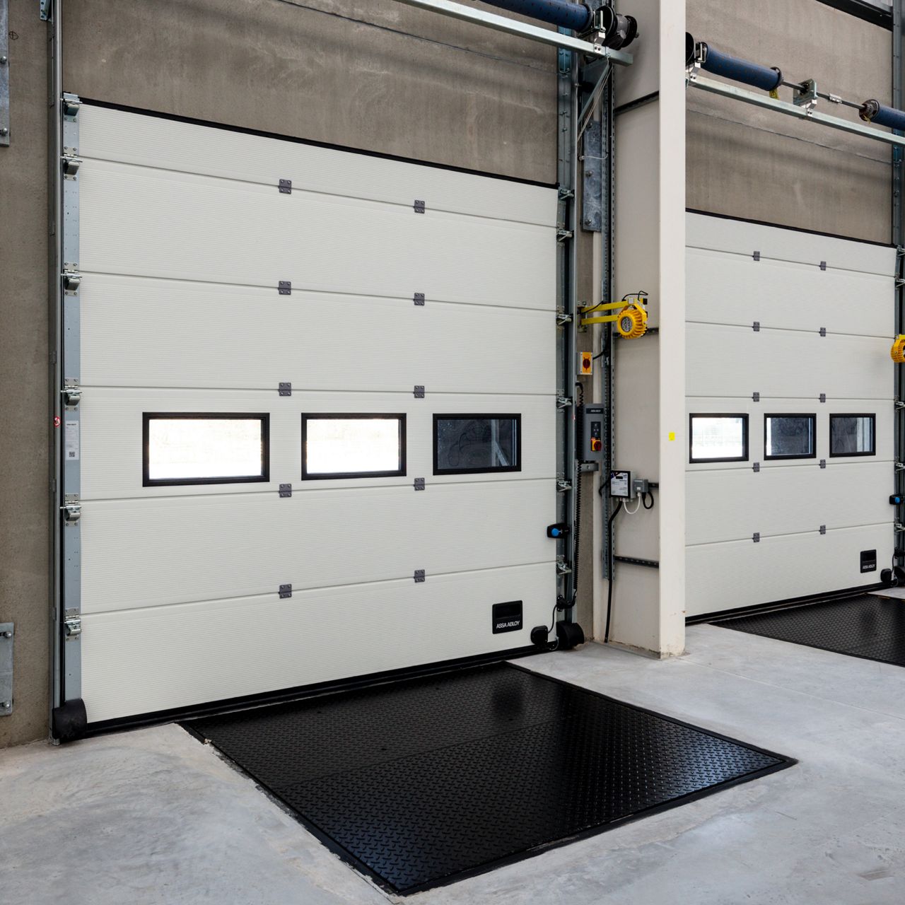 ASSA ABLOY loading systems for loading and unloading goods