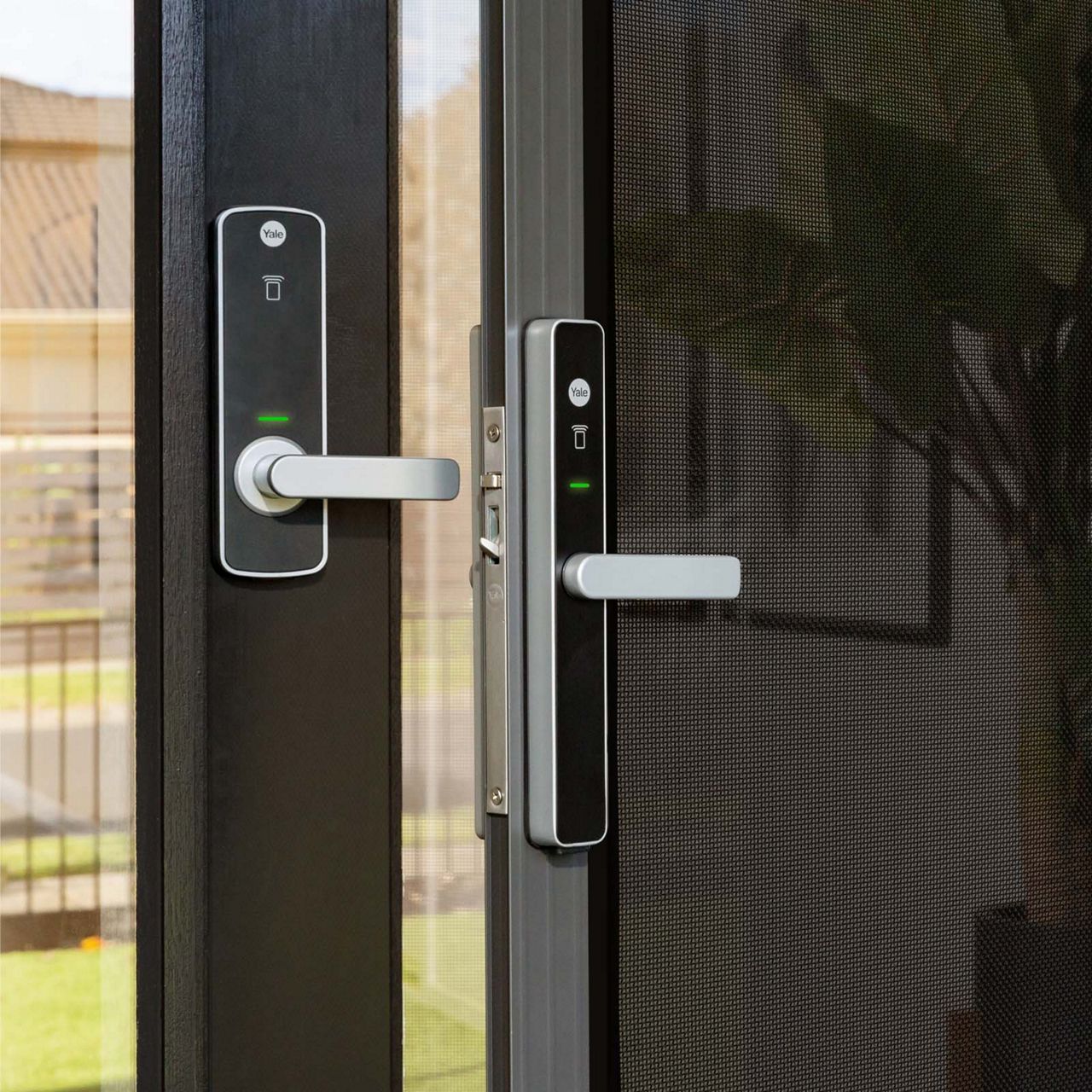 Image: Smart Locks - Yale Connect Plus Wi-Fi Bridge
