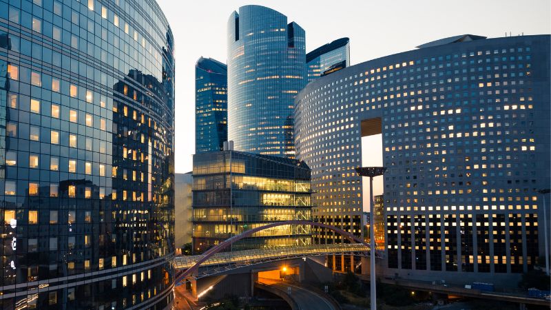 un bâtiment qui contient des produits Vachette / ASSA ABLOY garanties