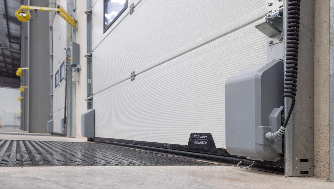 Image: A close image of the Dual Drive motor of the Crawford OH1142P sectional door