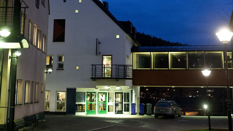 Fasaden vid mittuniversitetet