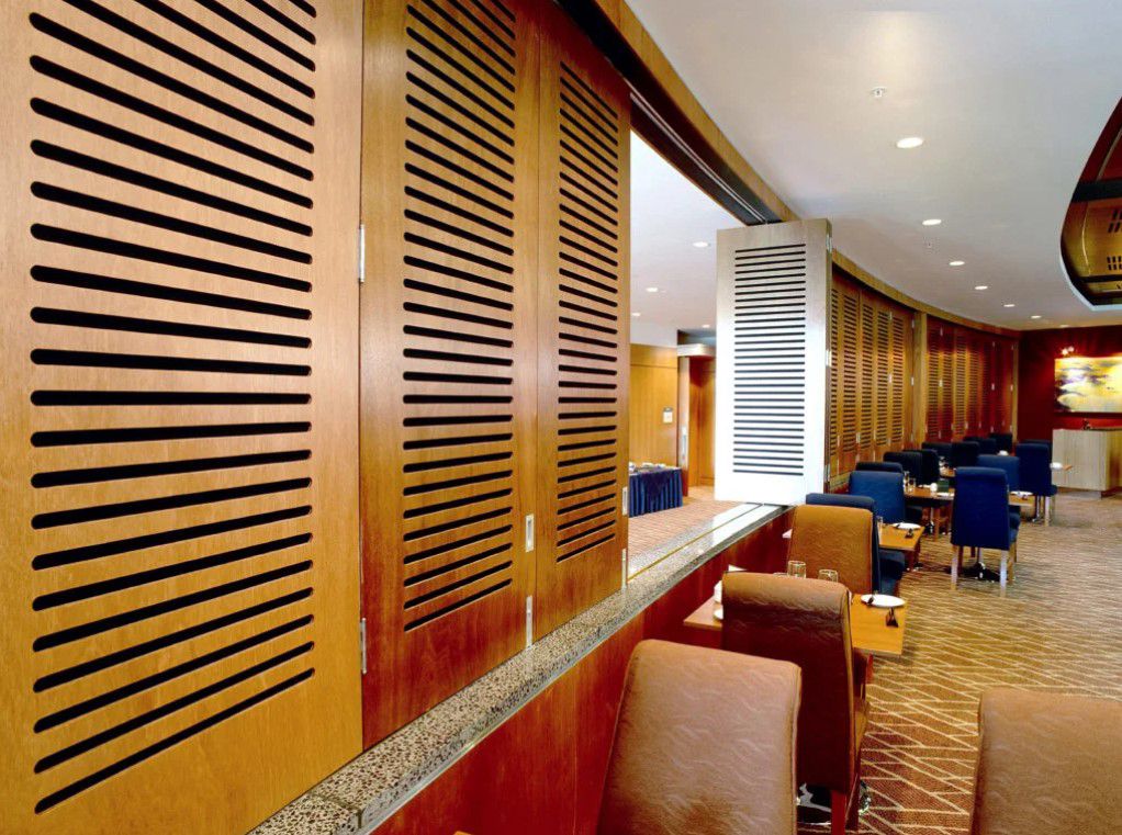 /content/dam/assa-abloy/com/nz/en/product-assets/door-hardware/sliding-and-folding/folding-interior/soltaire-centrefold/assets/images/henderson Soltaire Centrefold.jpg