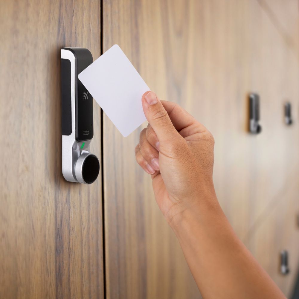Image: SMARTair i‑locker operado com cartão inteligente