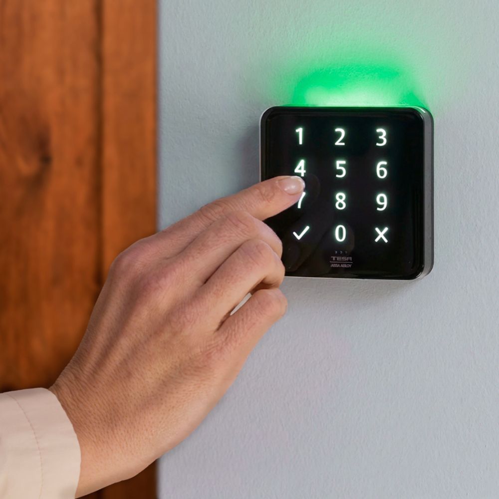 Image: i-reader Keypad with capacitive keypad and elegant backlit illumination