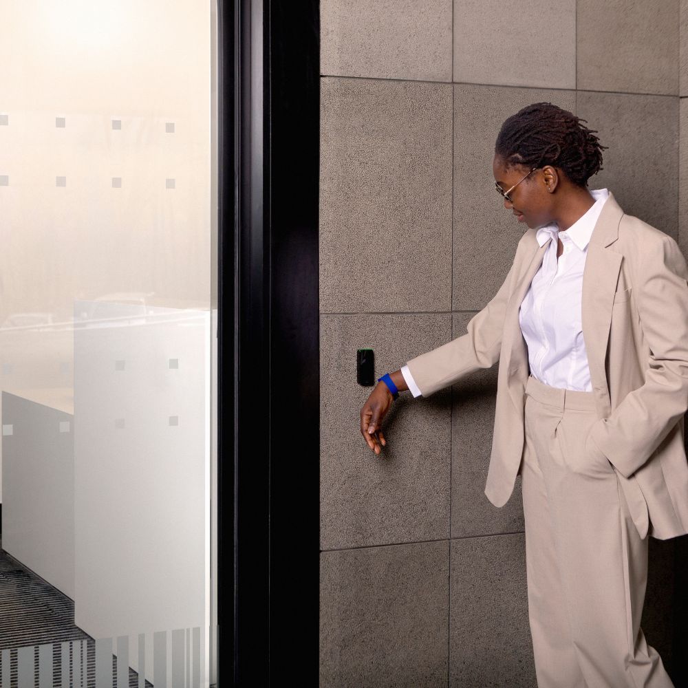 Image: c03b9-smartair_openow_wallreader2.jpg